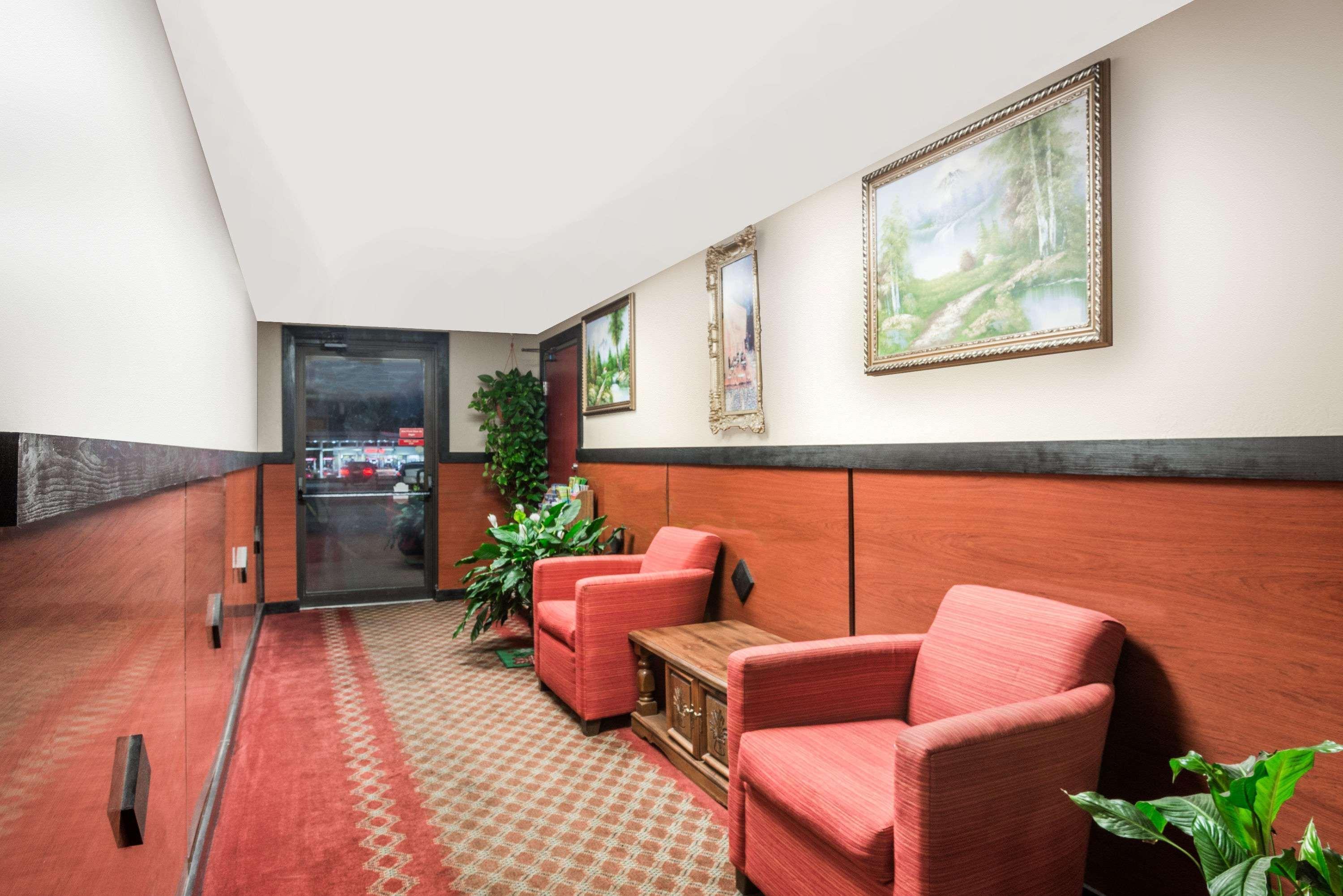 Hotel Super 8 By Wyndham Gardner Exterior foto