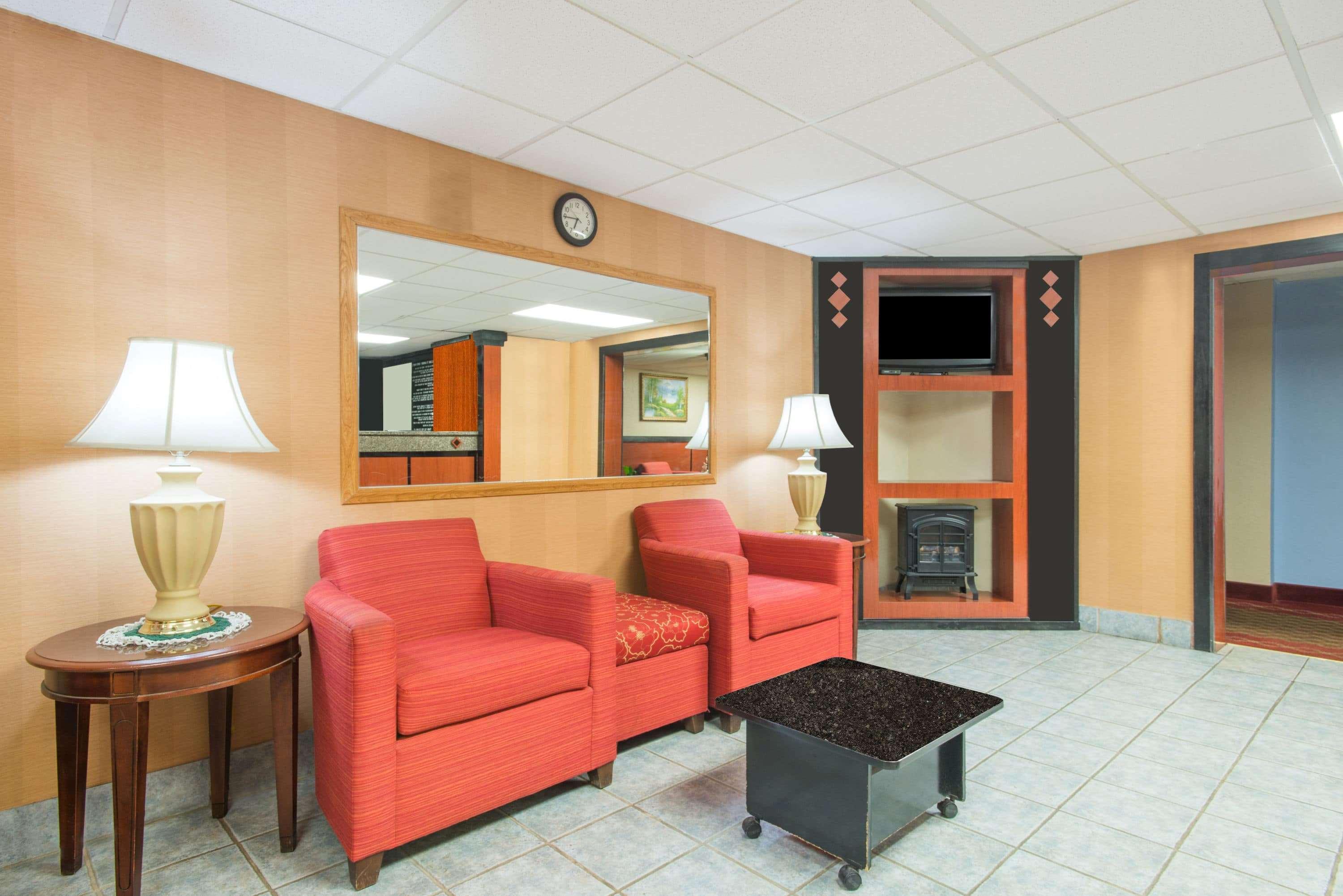 Hotel Super 8 By Wyndham Gardner Exterior foto